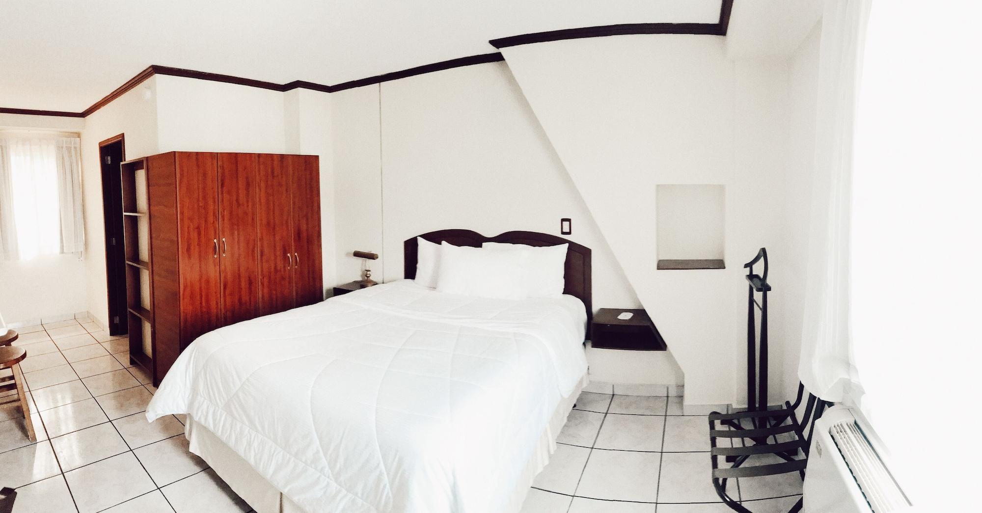 Hotel Gardenia Inn サンサルバドル エクステリア 写真