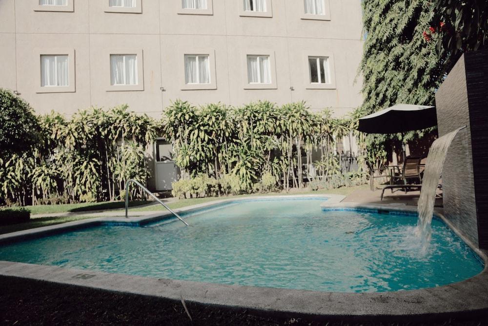 Hotel Gardenia Inn サンサルバドル エクステリア 写真