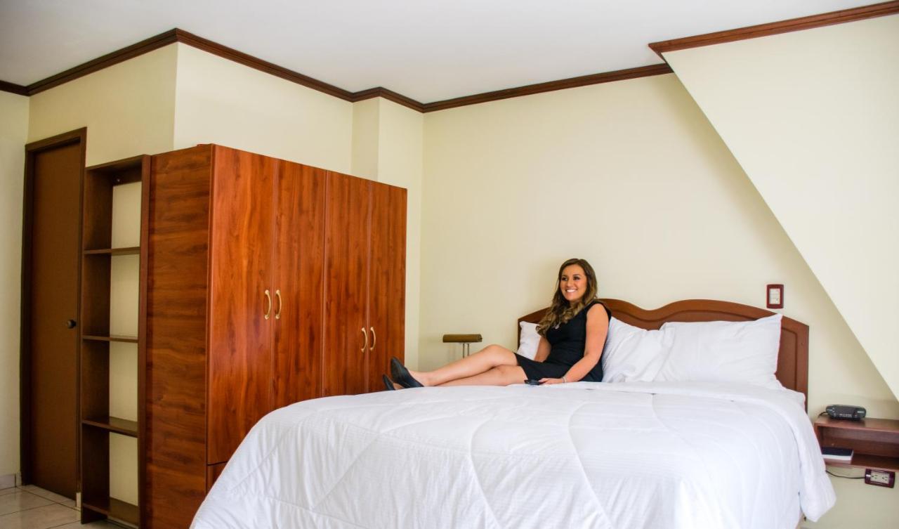 Hotel Gardenia Inn サンサルバドル エクステリア 写真