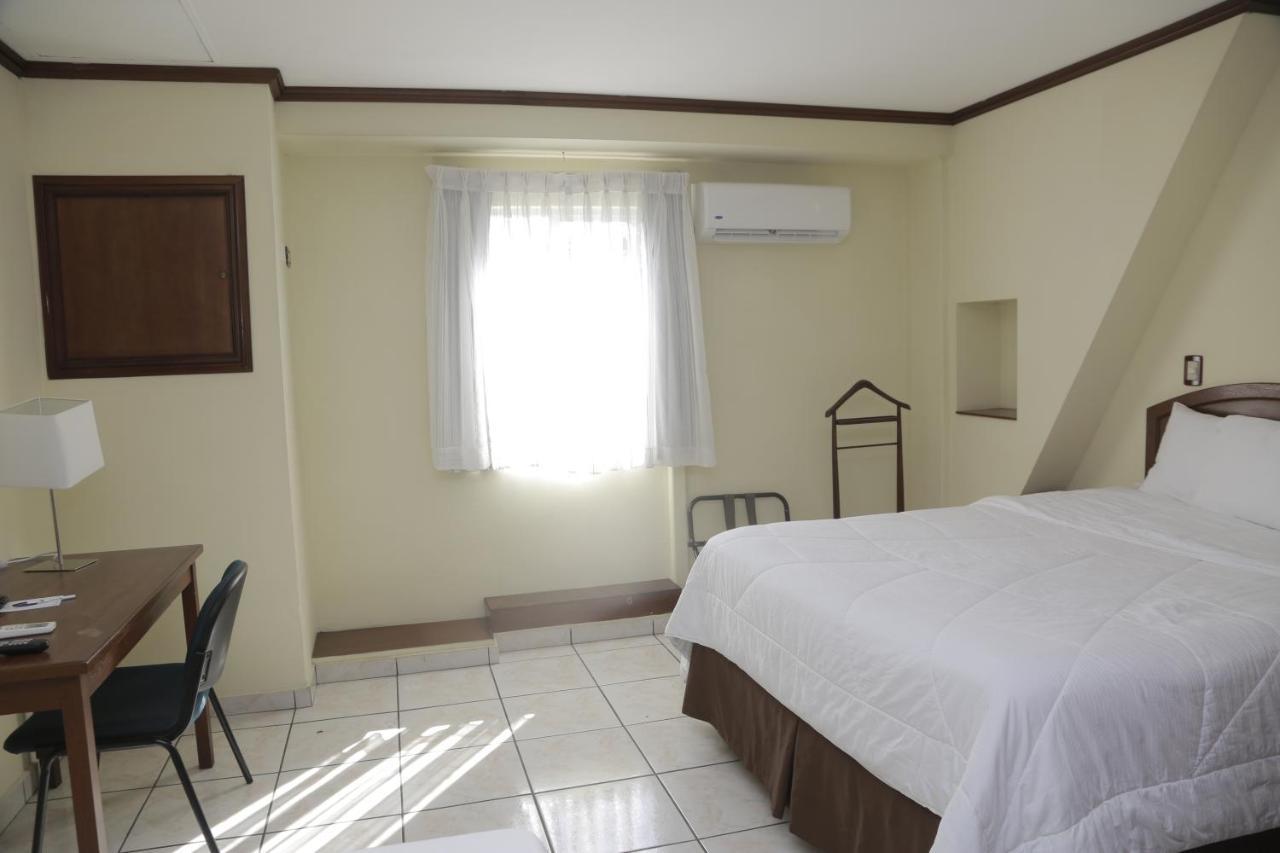Hotel Gardenia Inn サンサルバドル エクステリア 写真