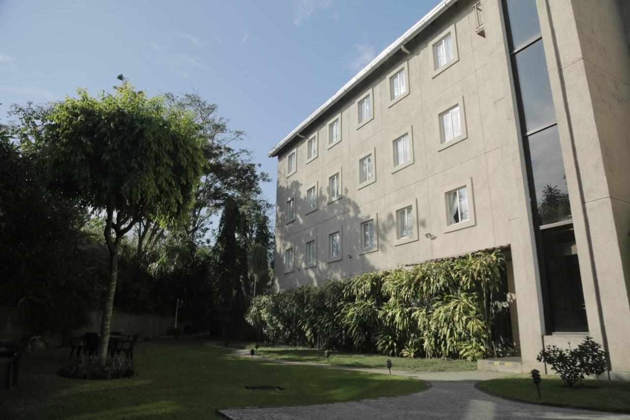 Hotel Gardenia Inn サンサルバドル エクステリア 写真