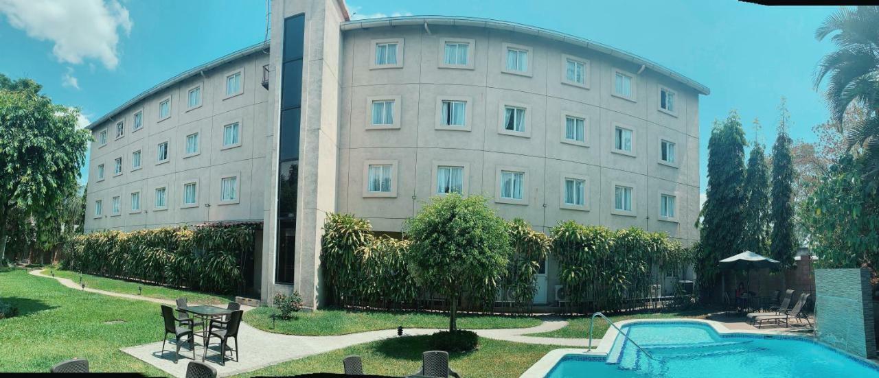 Hotel Gardenia Inn サンサルバドル エクステリア 写真